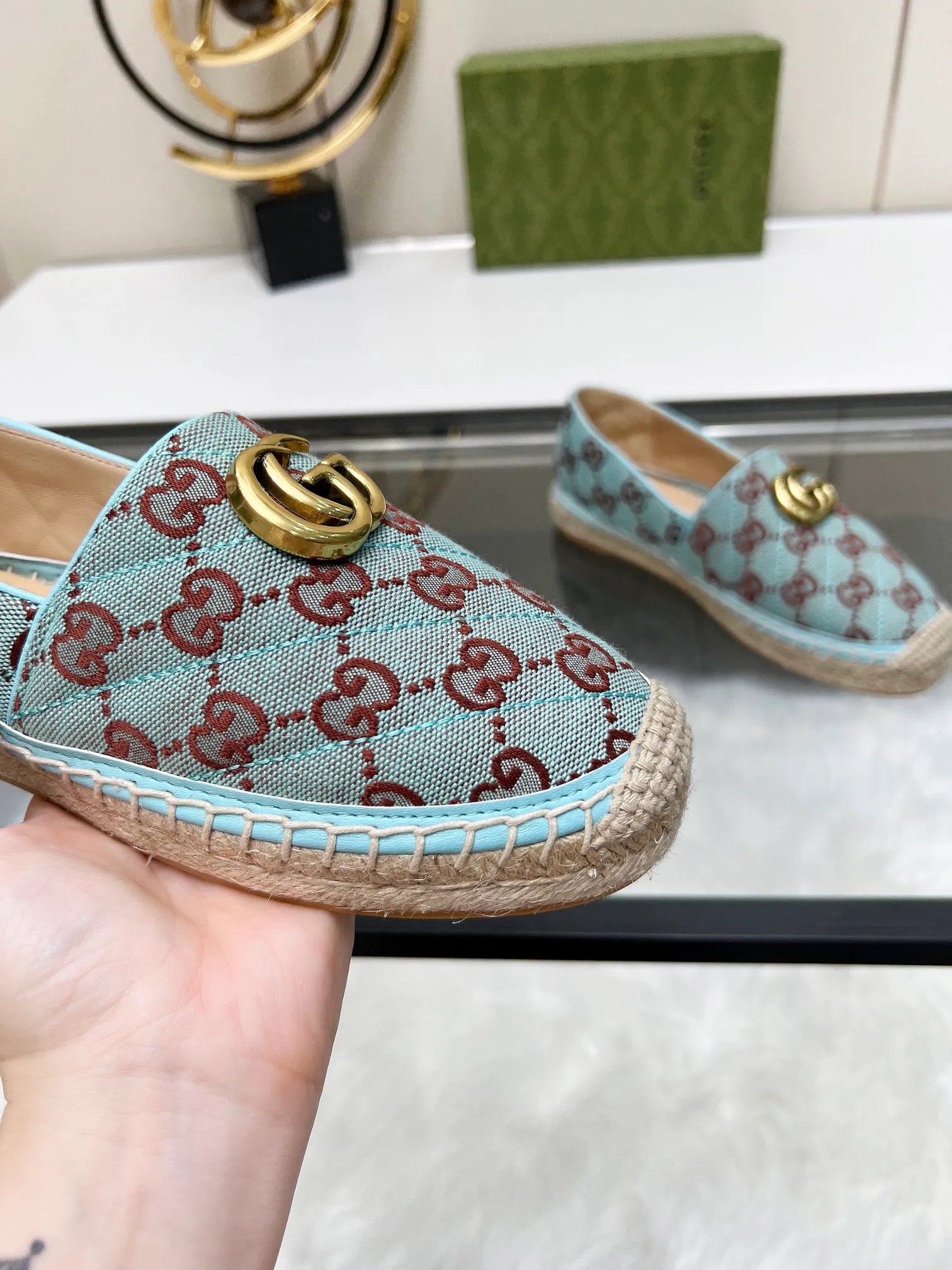 👟👟Ex-factory price 380👟👟 2024 new color early spring Gucci 🗽🗽Gucci classic logo logo canvas fisherman shoes, espadrilles made of double G imported fabric. The color of the brand's double G letter cross-woven pattern will be reinterpreted every season, and the charm of the collection elements will be interpreted through more fresh and eye-catching materials and designs. •Pink, dozens of colors, choose as you like, choose as you like •Women’s style •Number of sizes 35-42